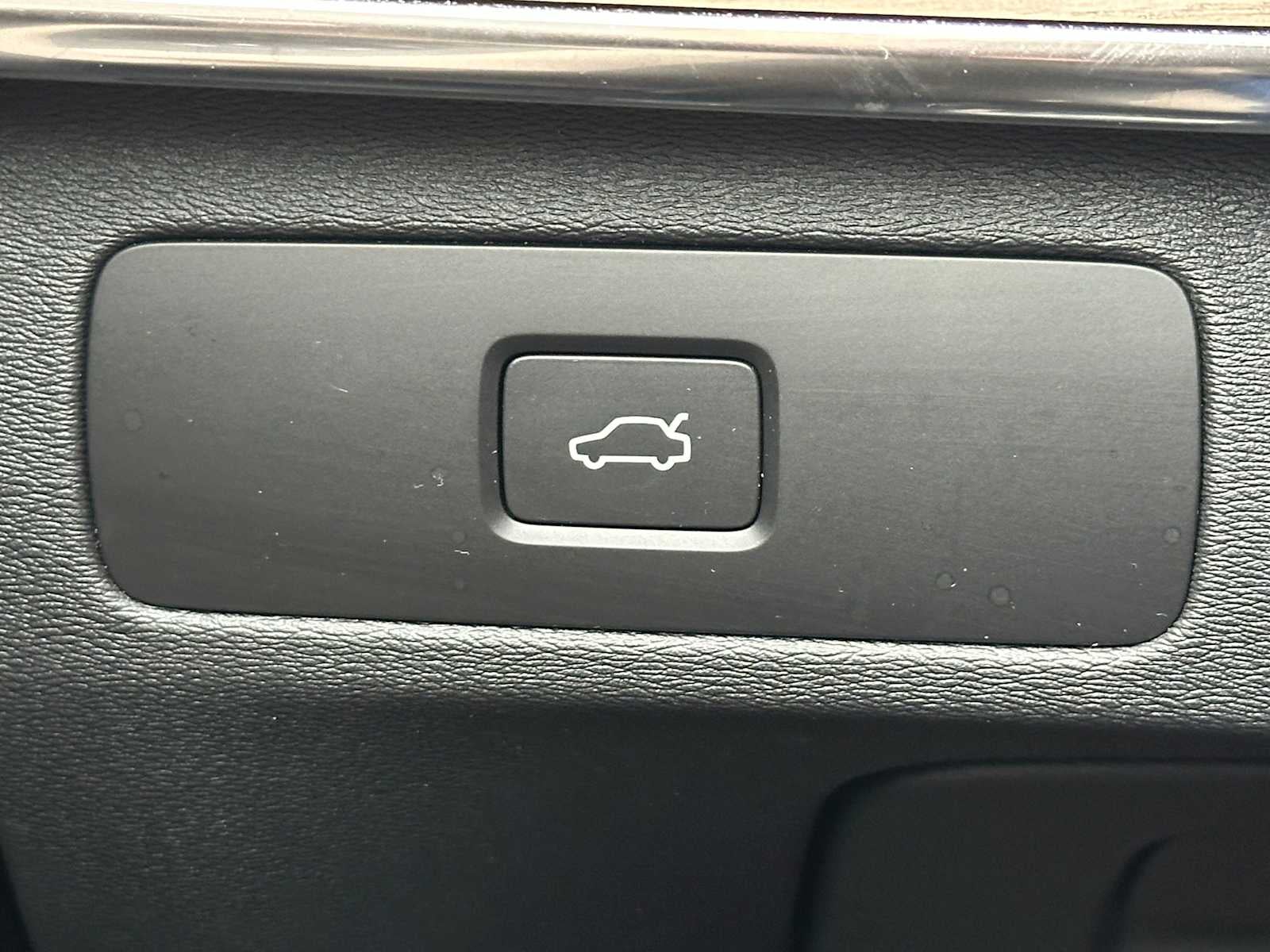2025 Volvo XC90 Plus