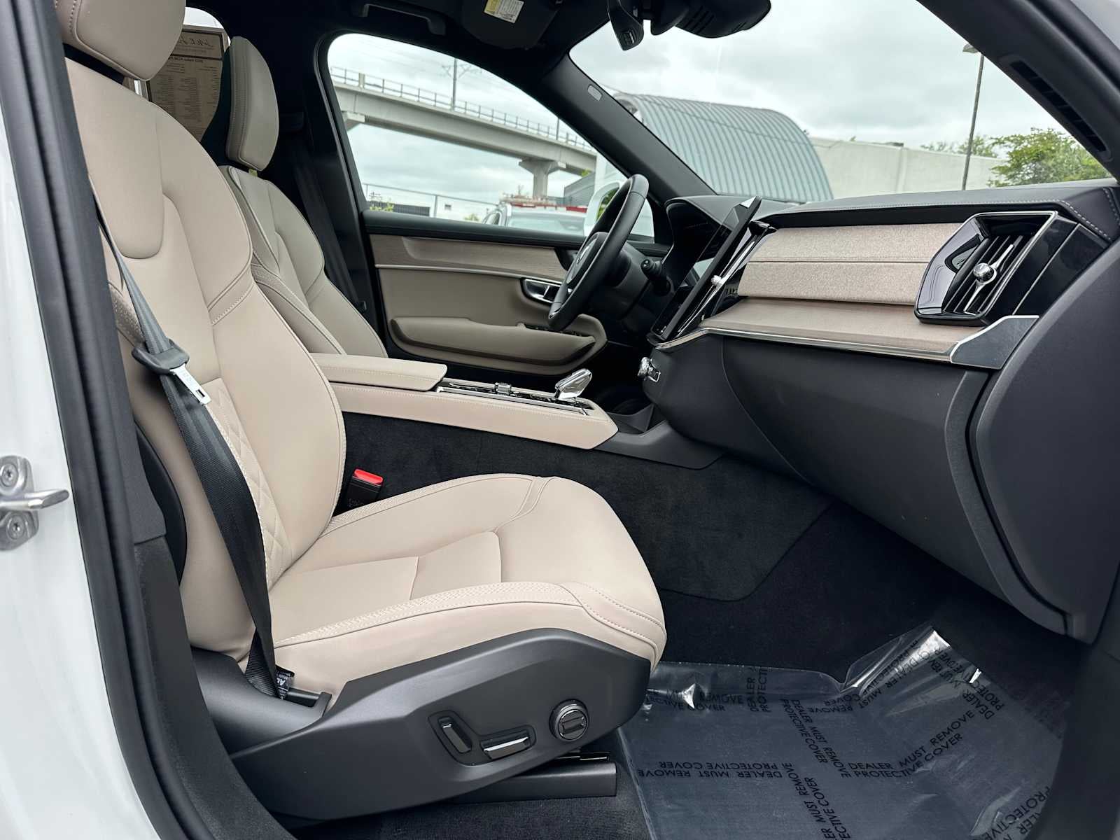 2025 Volvo XC90 Plus