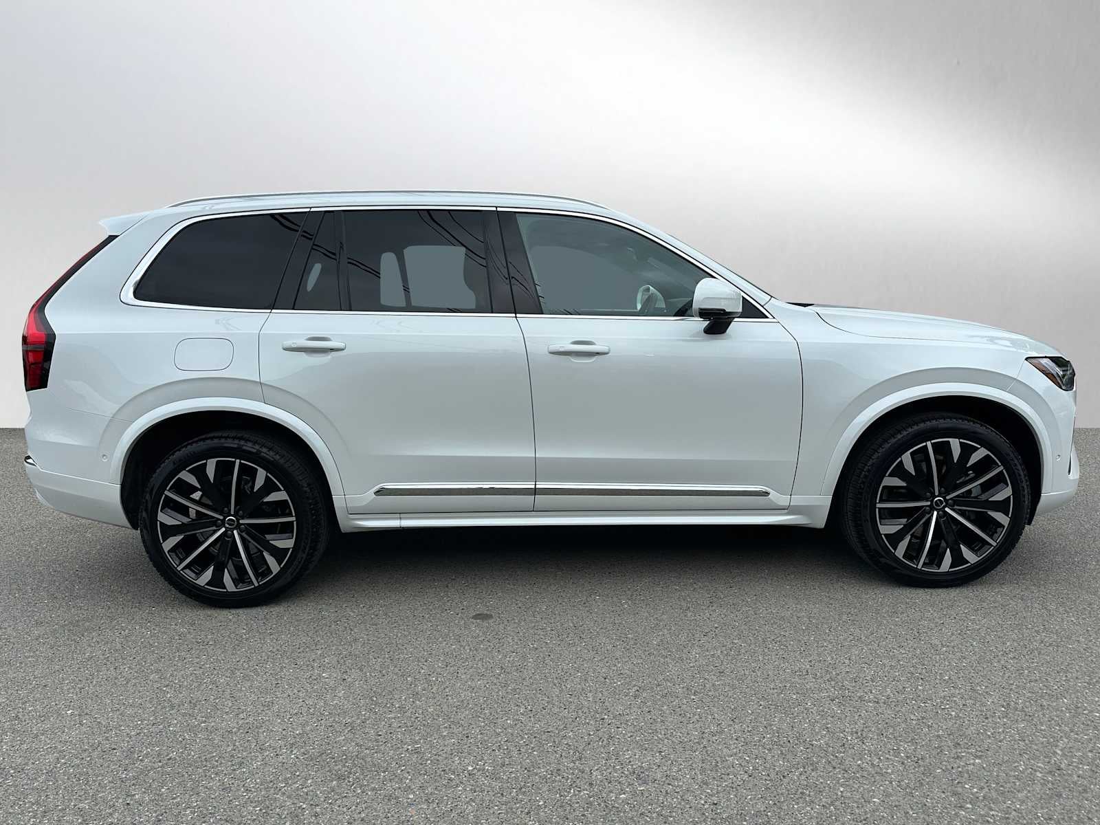 2025 Volvo XC90 Plus