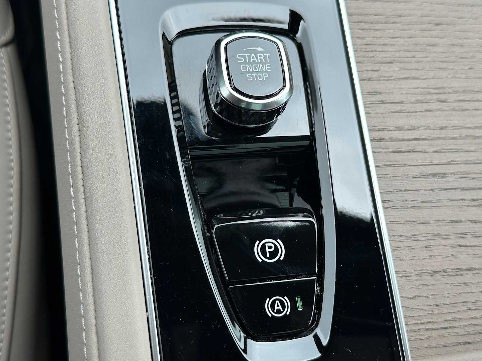 2025 Volvo XC90 Plus