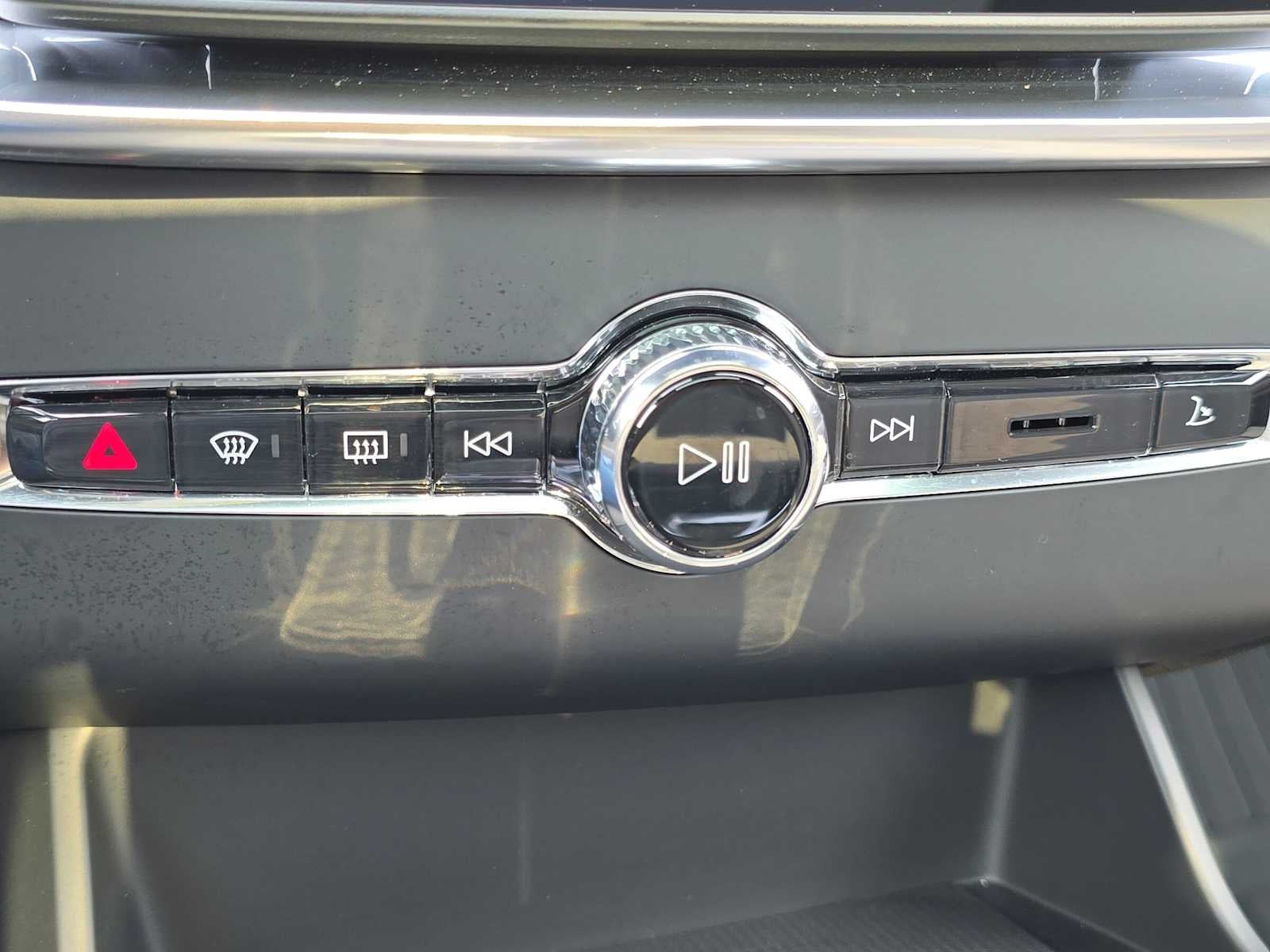 2026 Volvo XC90 Plus