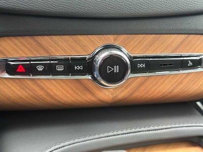 2025 Volvo XC90 Plus