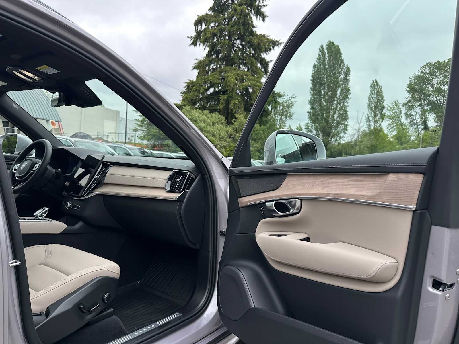 2026 Volvo XC90 Plus