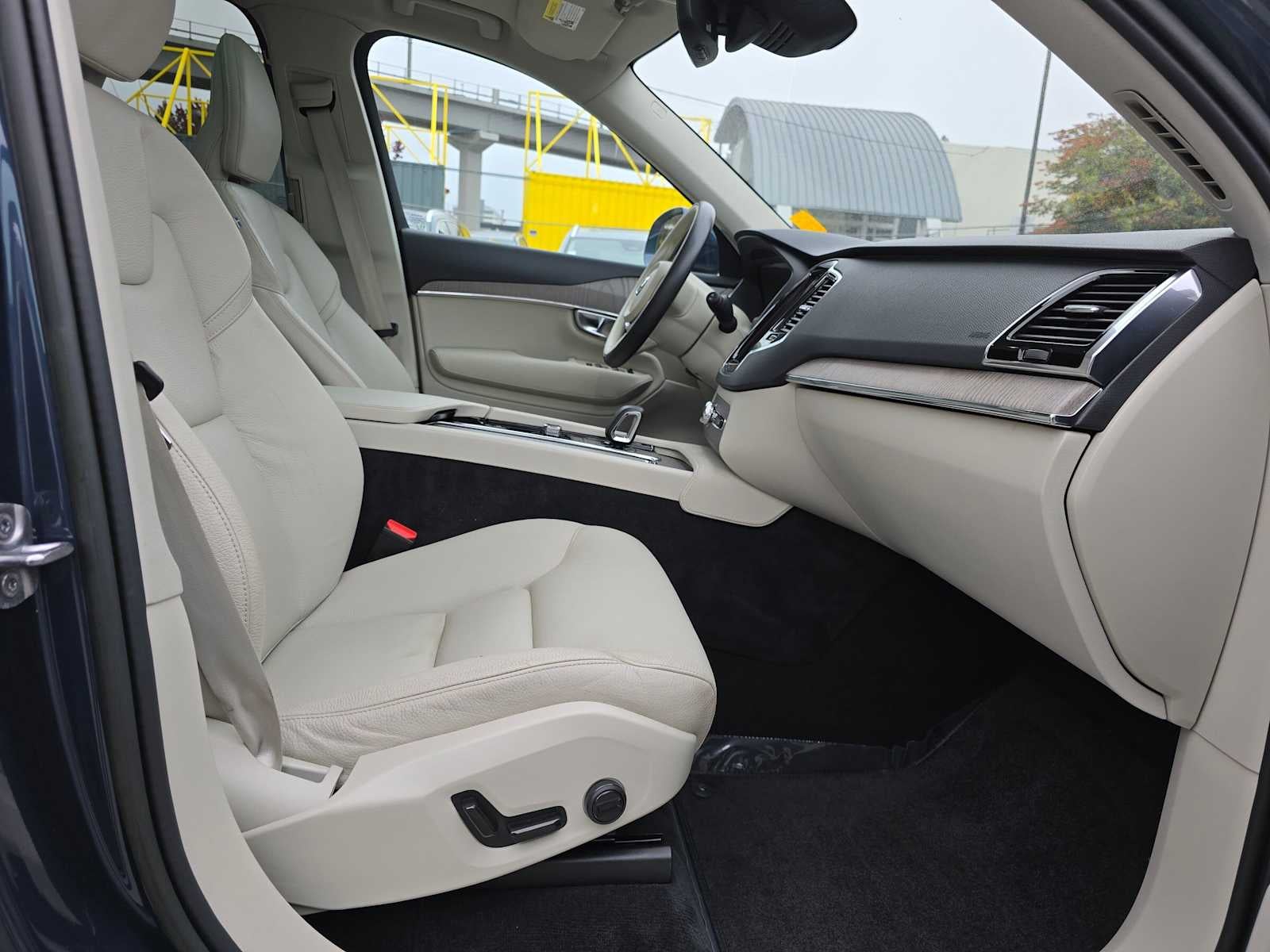 2023 Volvo XC90 Plus