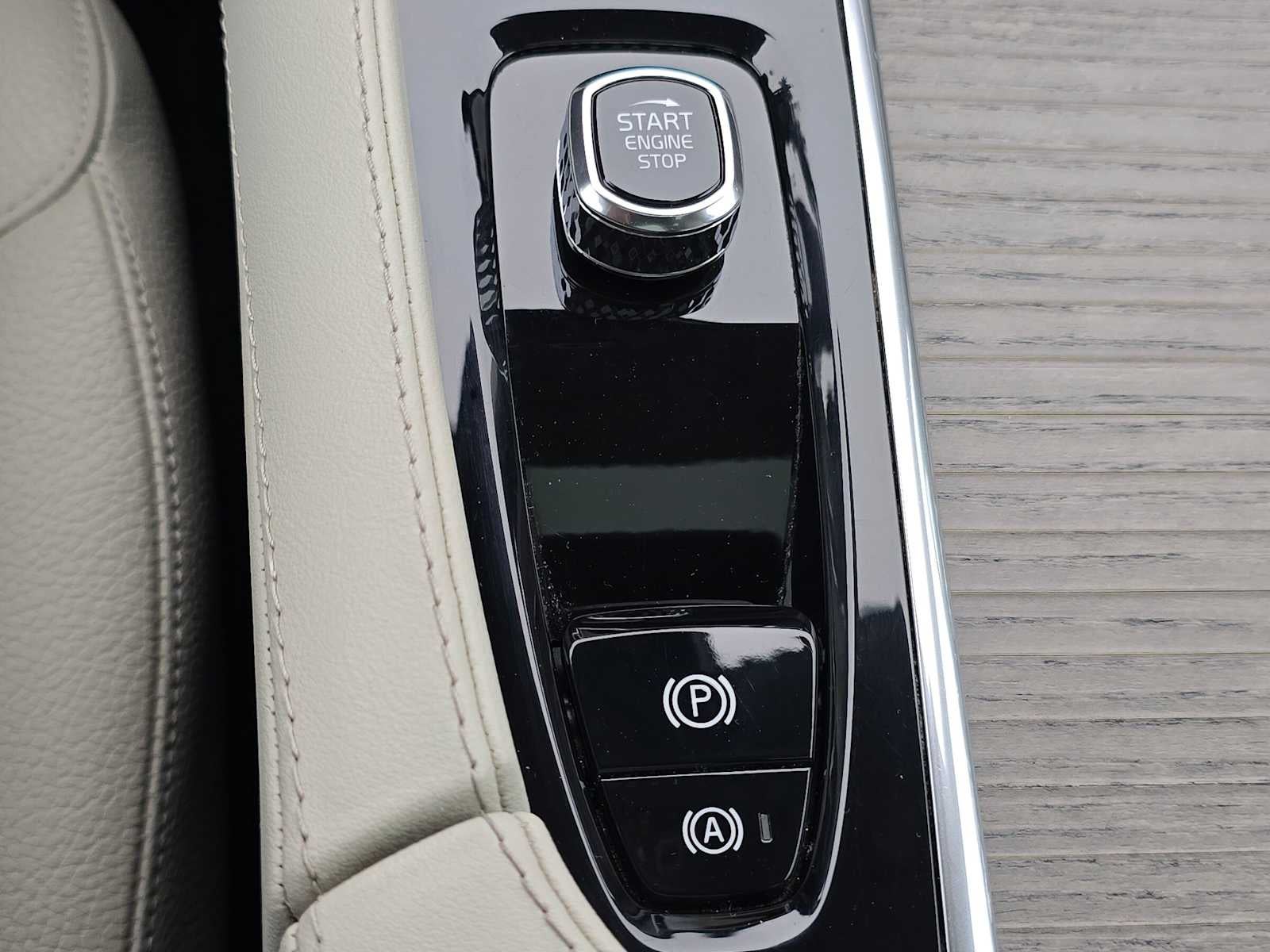 2023 Volvo XC90 Plus