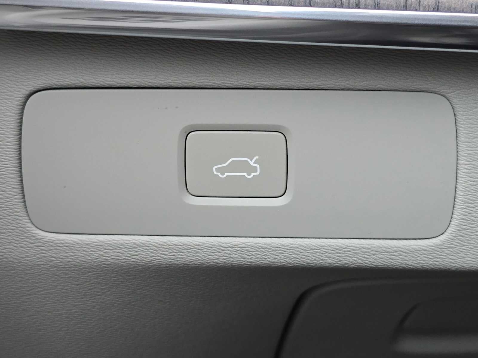 2023 Volvo XC90 Plus