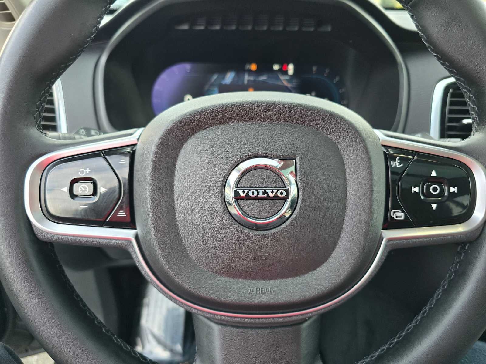 2023 Volvo XC90 Plus