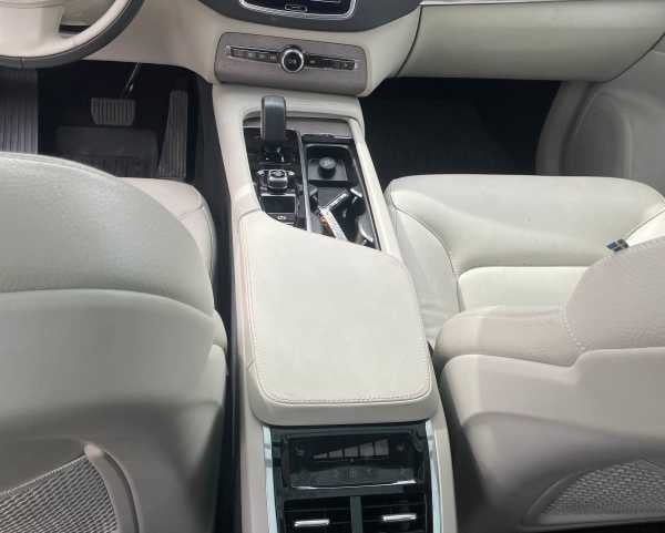 2023 Volvo XC90 Plus