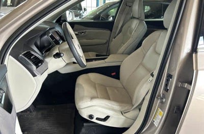 2023 Volvo XC90 Plus