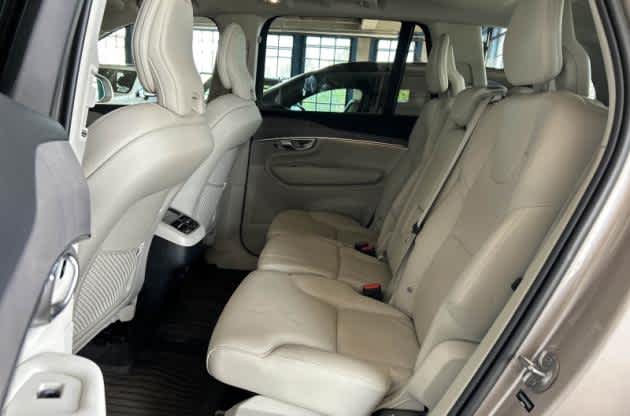 2023 Volvo XC90 Plus