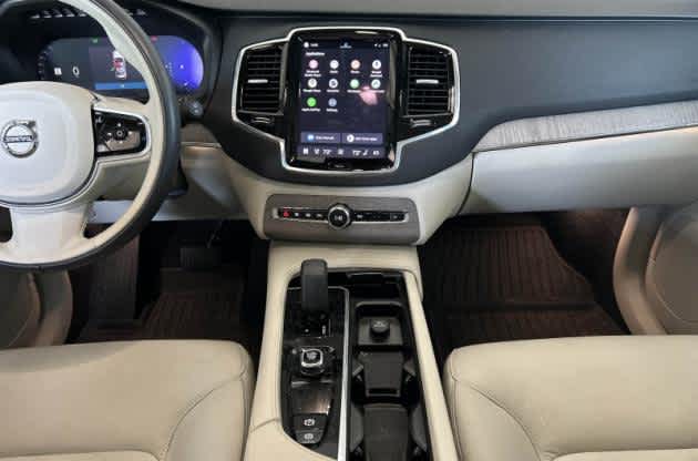 2023 Volvo XC90 Plus