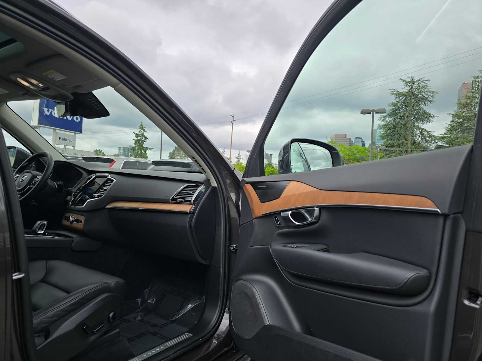 2023 Volvo XC90 Plus