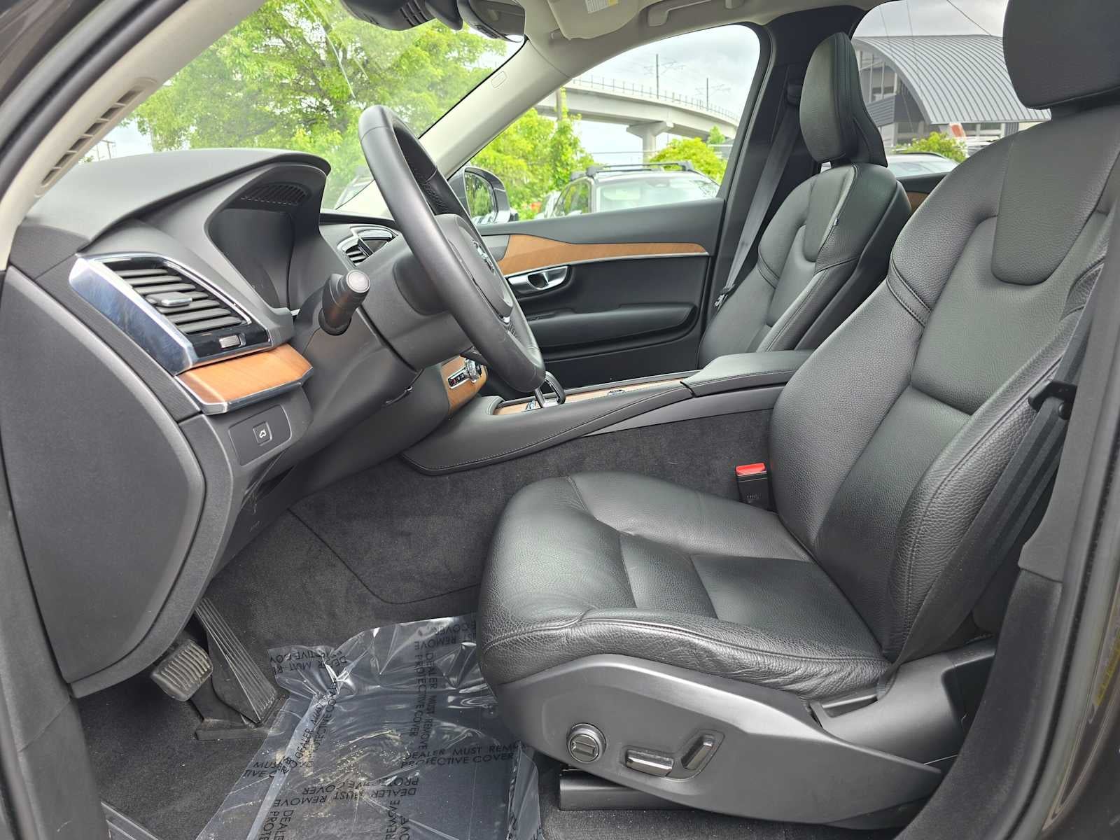 2023 Volvo XC90 Plus
