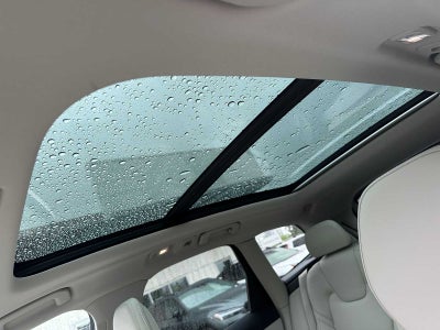 2023 Volvo XC60 Ultimate Bright Theme