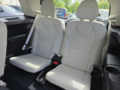 2019 Volvo XC90 Momentum