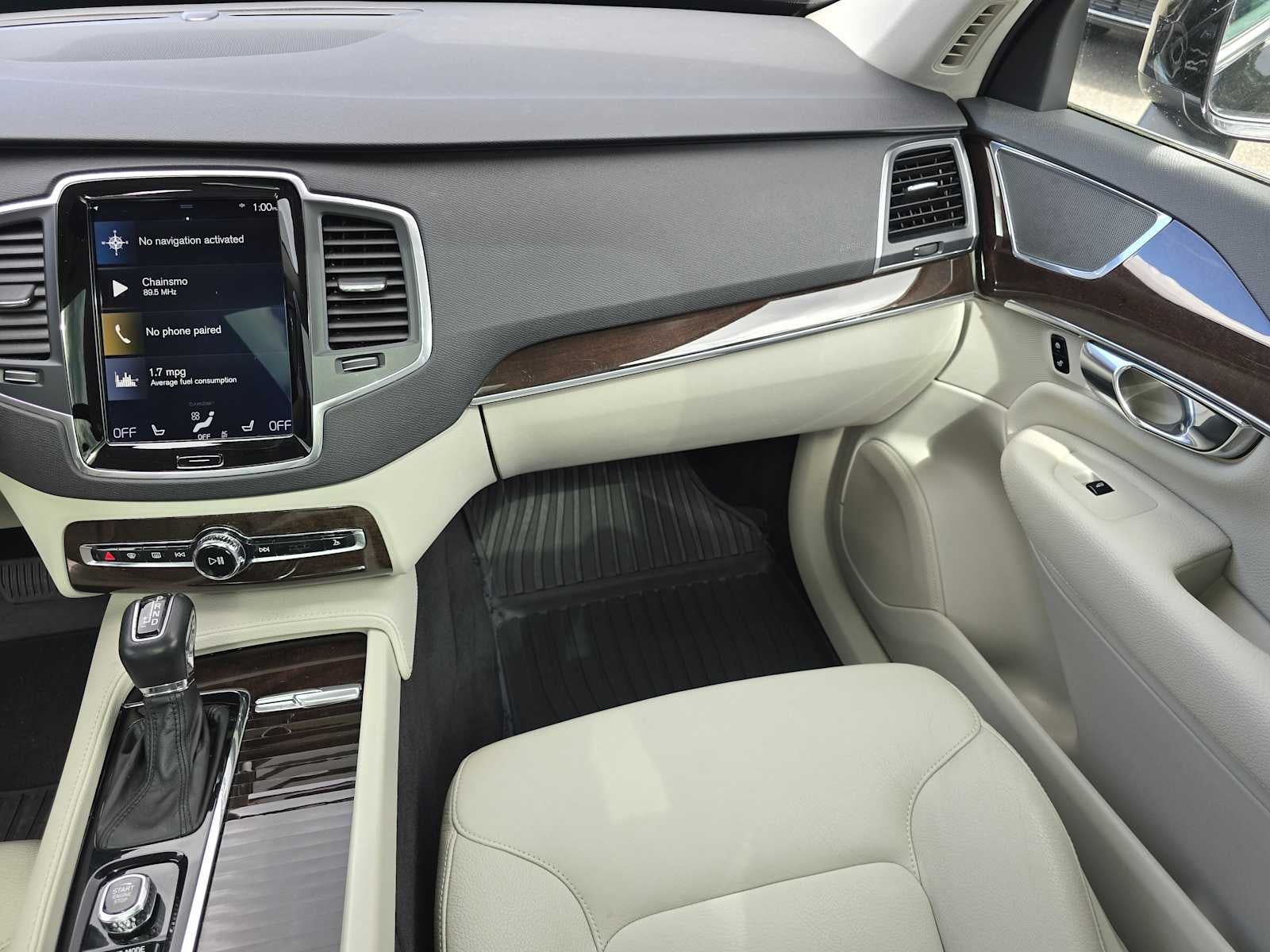 2019 Volvo XC90 Momentum