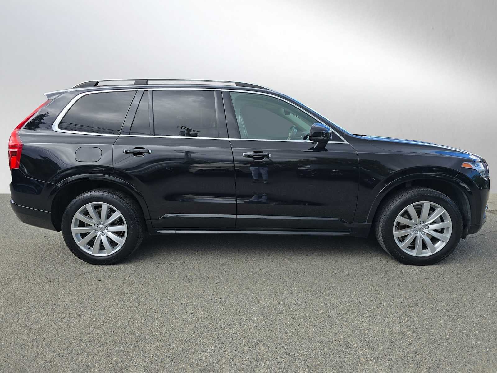 2019 Volvo XC90 Momentum