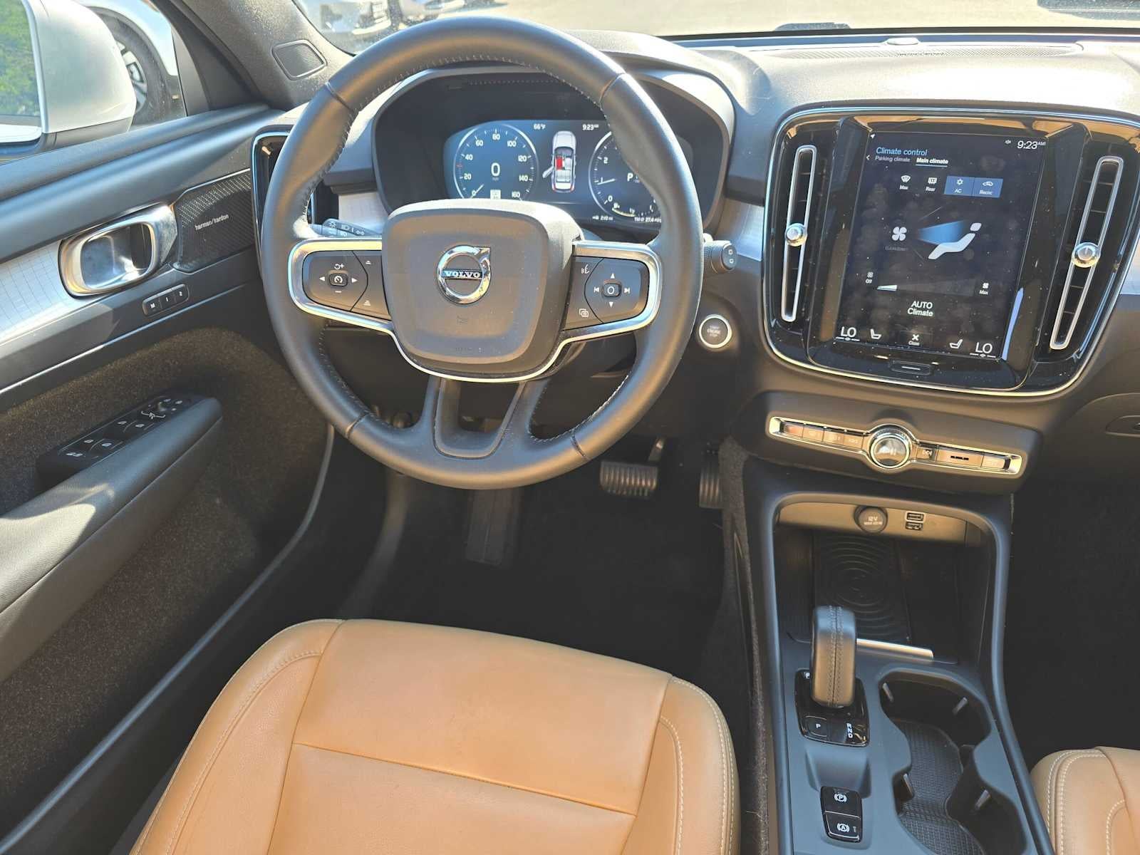 2019 Volvo XC40 Momentum