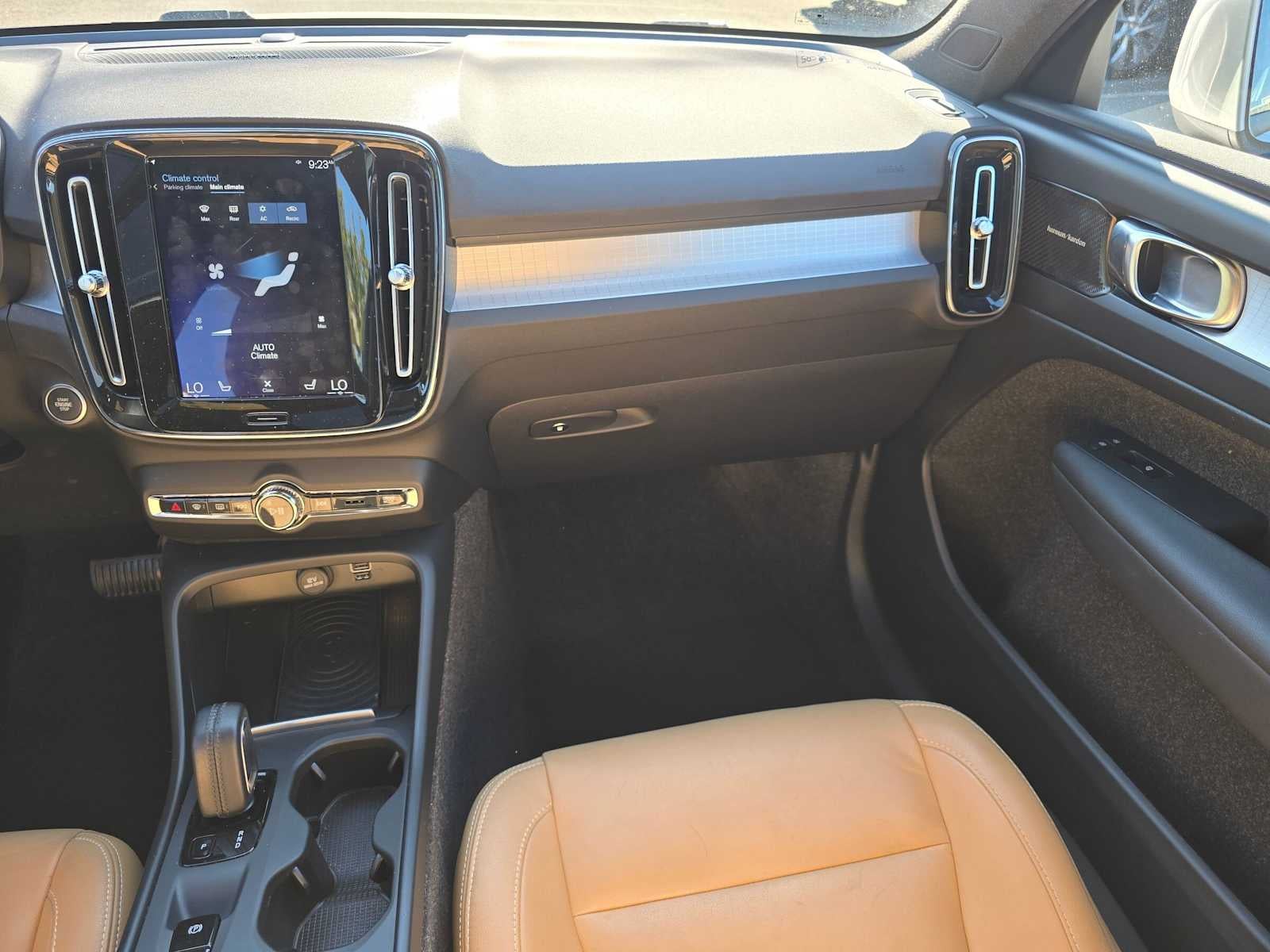 2019 Volvo XC40 Momentum