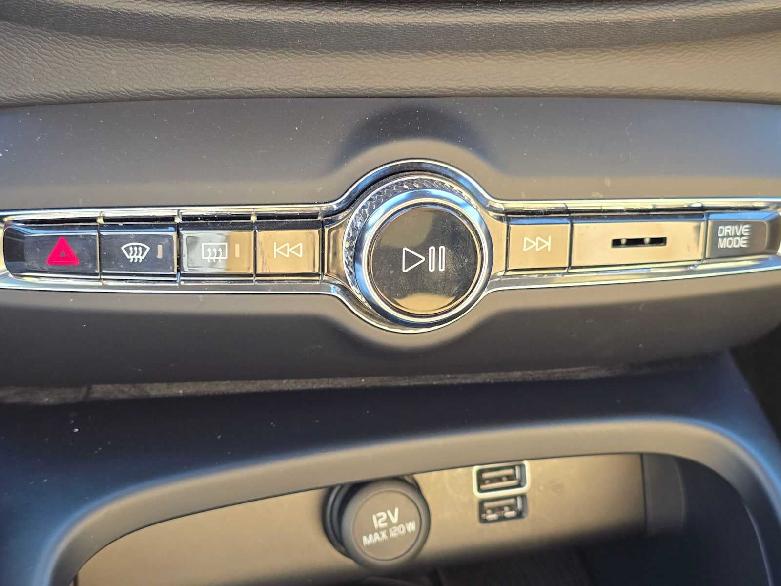 2019 Volvo XC40 Momentum