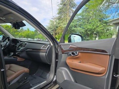 2019 Volvo XC90 Momentum