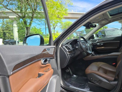 2019 Volvo XC90 Momentum