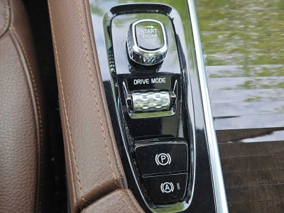 2019 Volvo XC90 Momentum