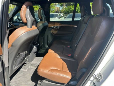 2022 Volvo XC90 Momentum