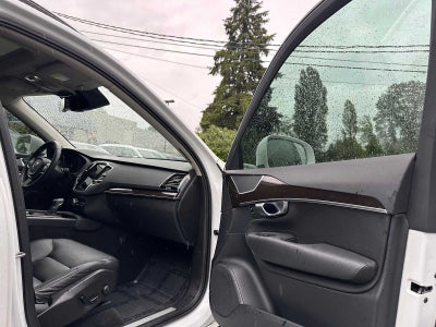 2017 Volvo XC90 Momentum