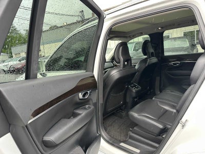 2017 Volvo XC90 Momentum