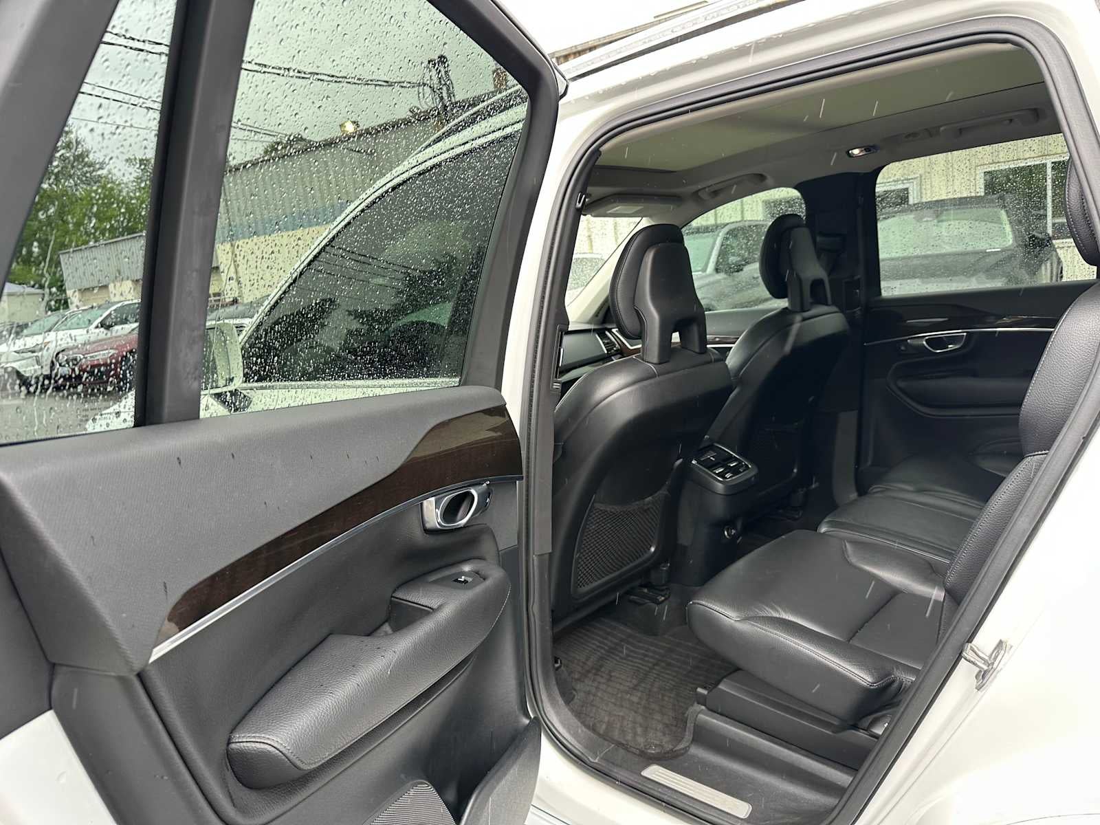 2017 Volvo XC90 Momentum