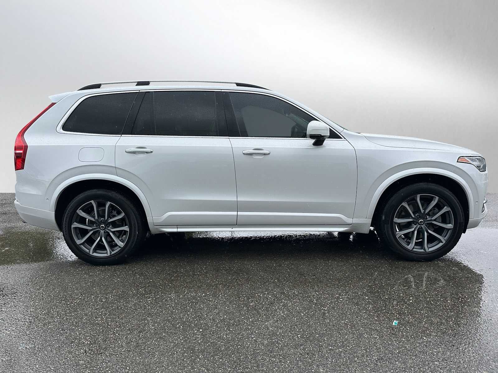2017 Volvo XC90 Momentum