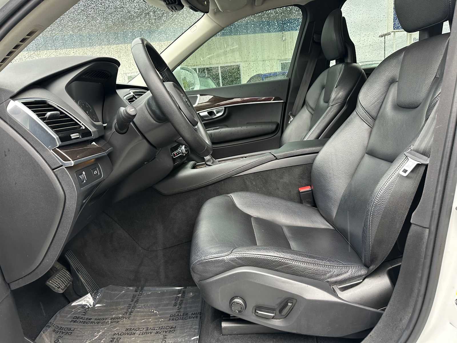2017 Volvo XC90 Momentum