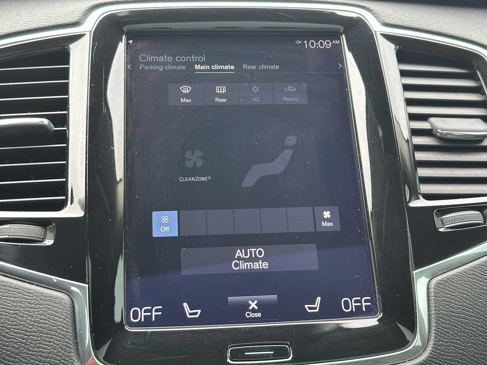 2017 Volvo XC90 Momentum