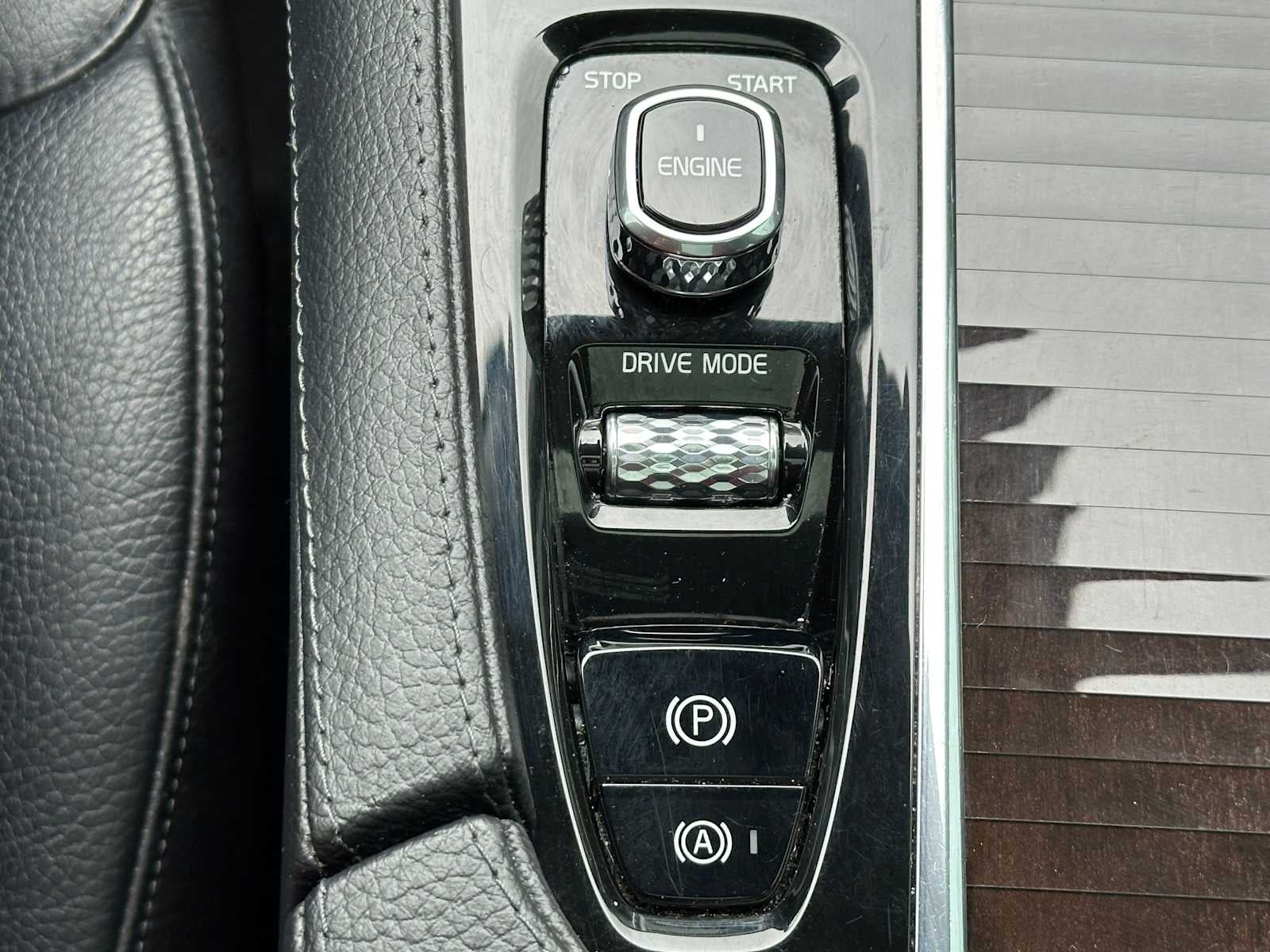 2017 Volvo XC90 Momentum