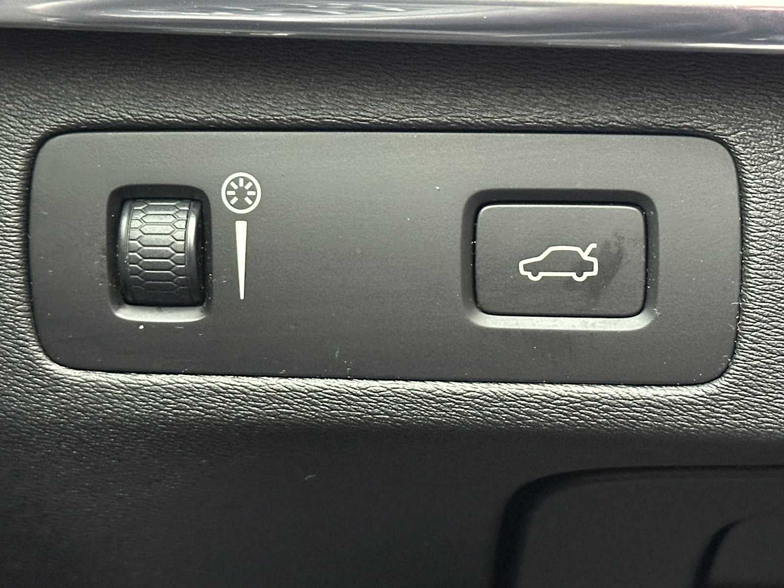 2017 Volvo XC90 Momentum