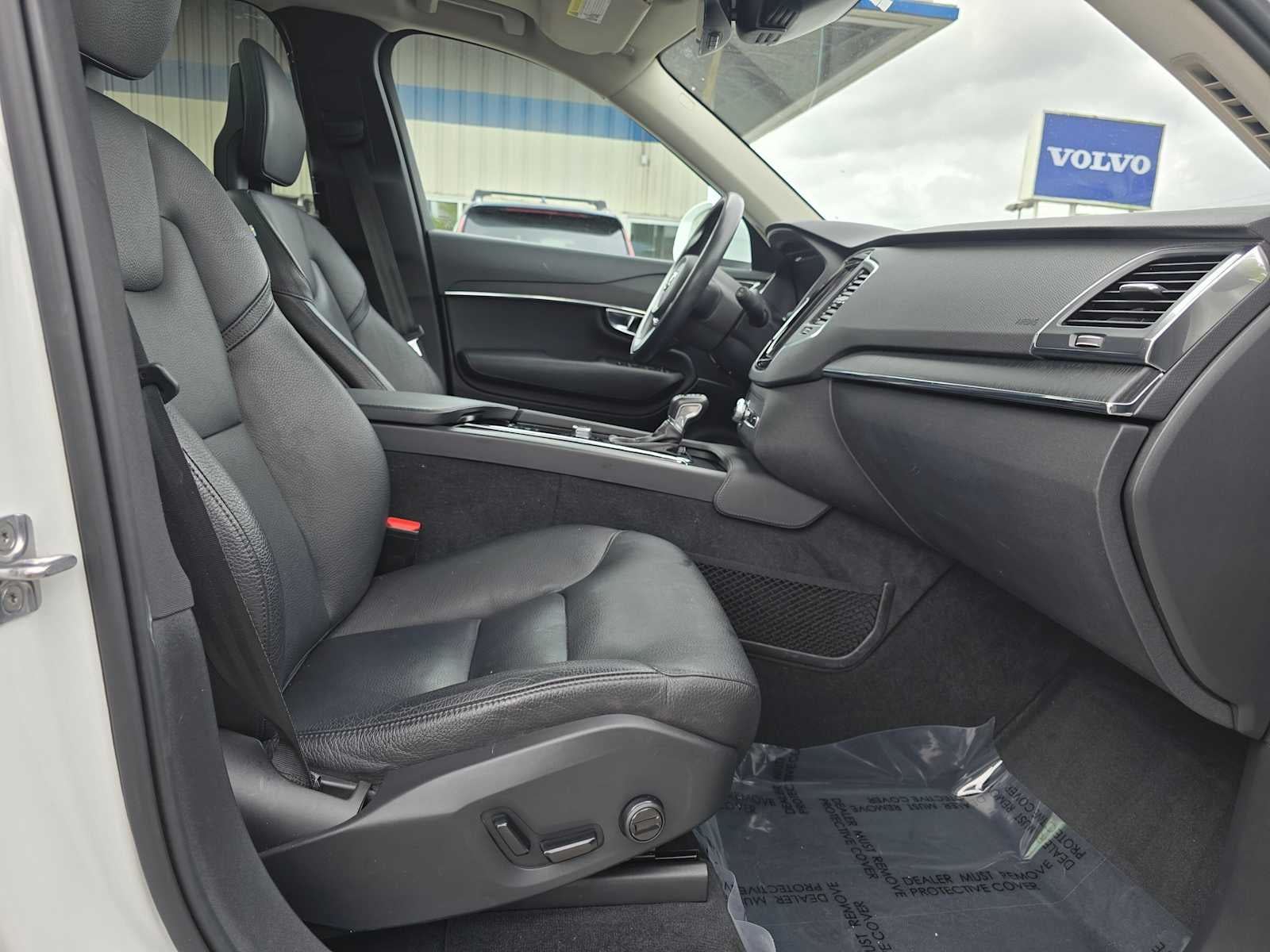 2020 Volvo XC90 Momentum