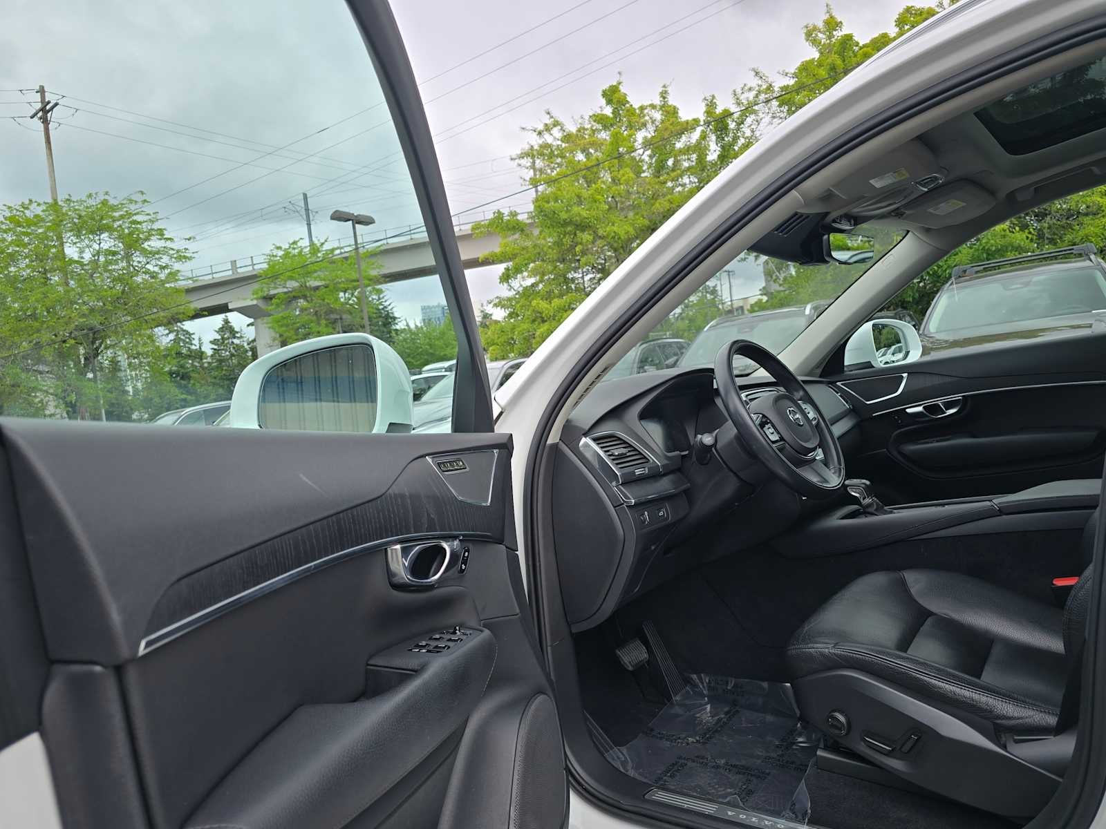 2020 Volvo XC90 Momentum
