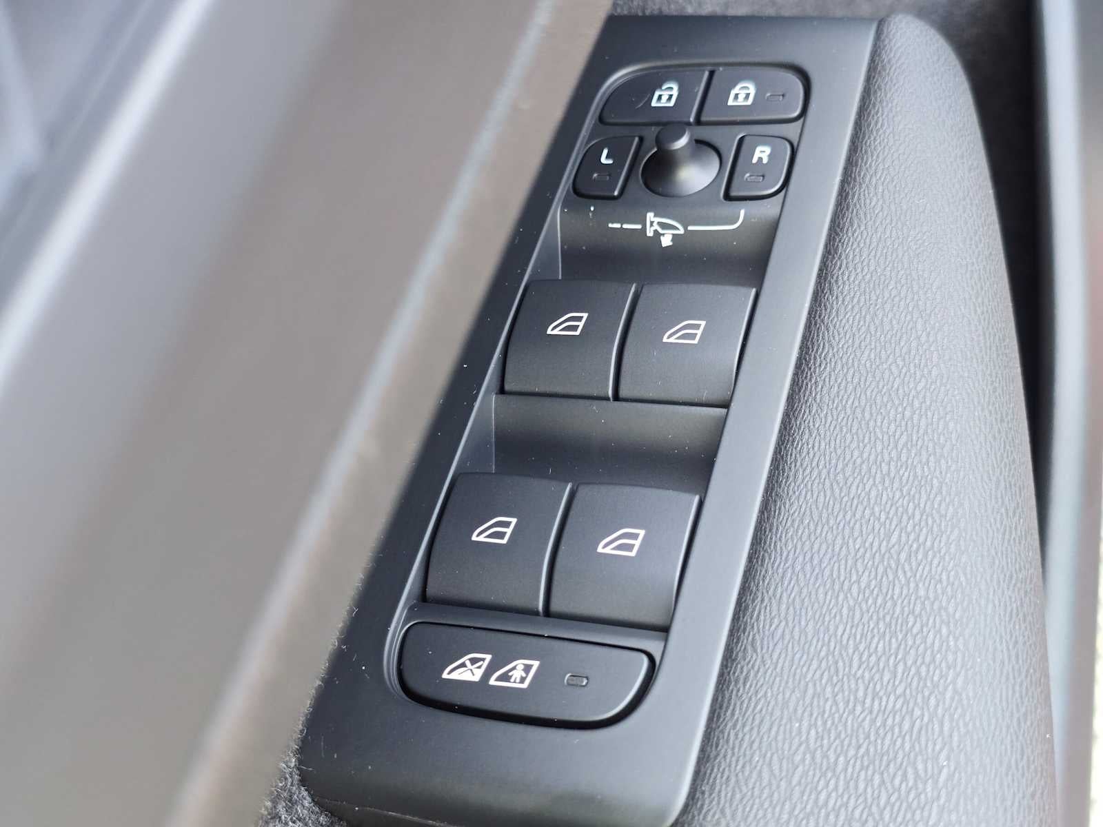 2023 Volvo C40 Recharge Pure Electric Plus