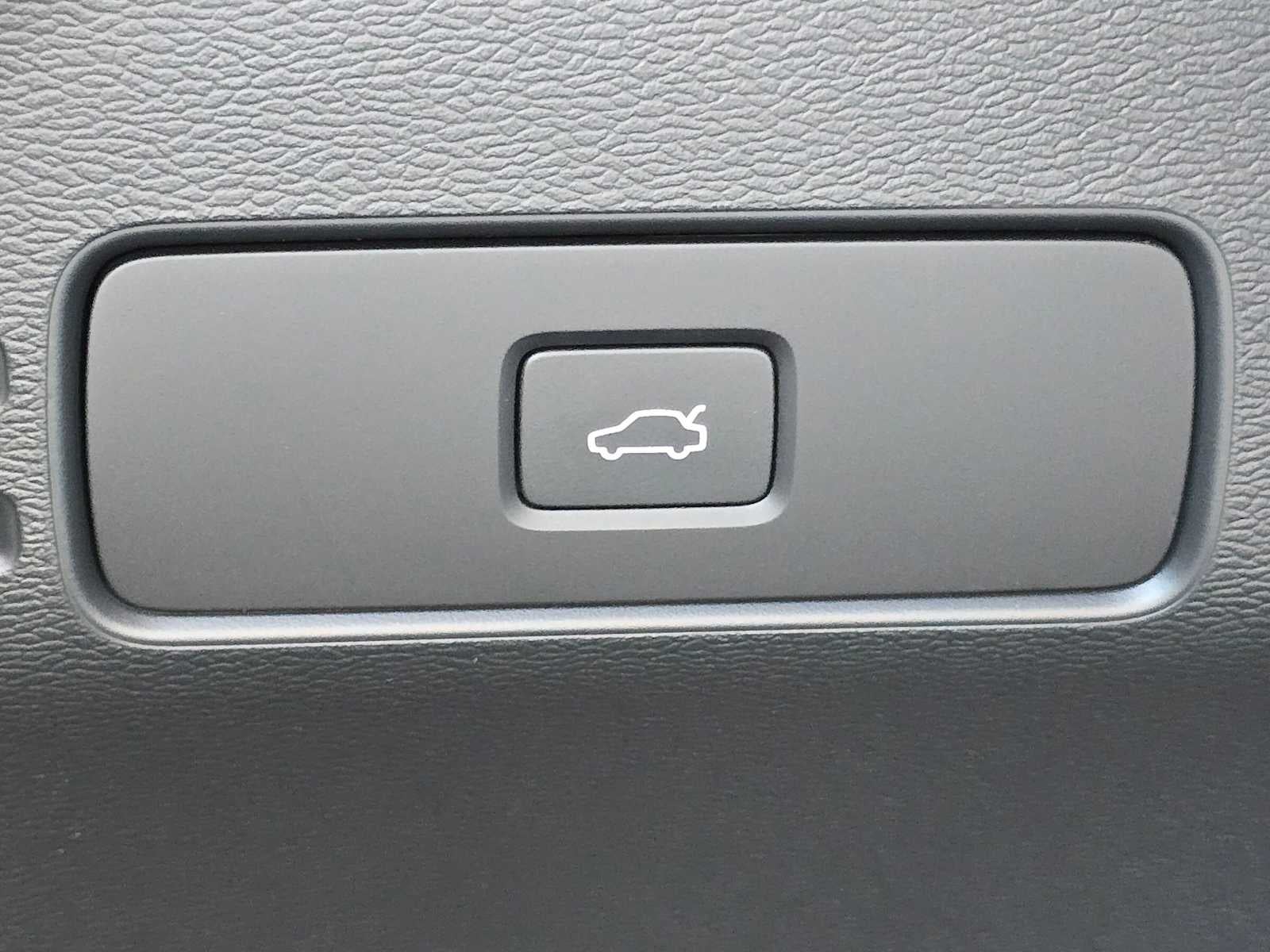 2023 Volvo C40 Recharge Pure Electric Plus