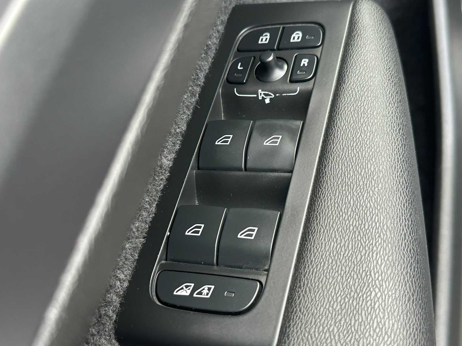 2023 Volvo C40 Recharge Pure Electric Ultimate