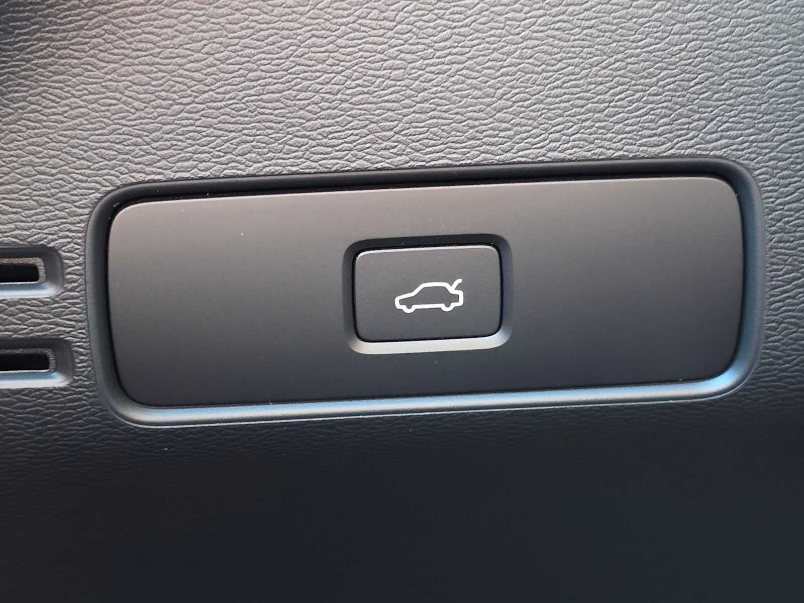 2023 Volvo C40 Recharge Pure Electric Ultimate