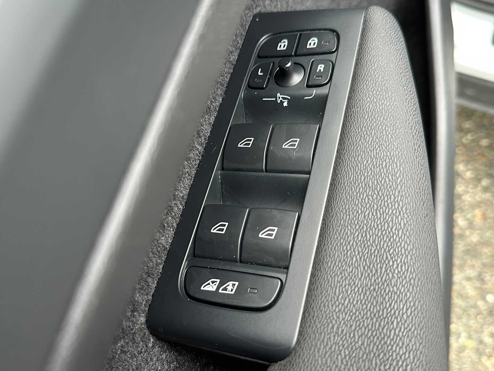 2023 Volvo C40 Recharge Pure Electric Ultimate