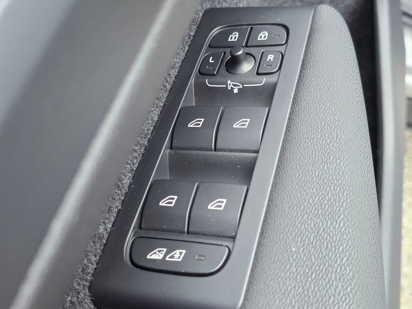 2023 Volvo C40 Recharge Pure Electric Ultimate