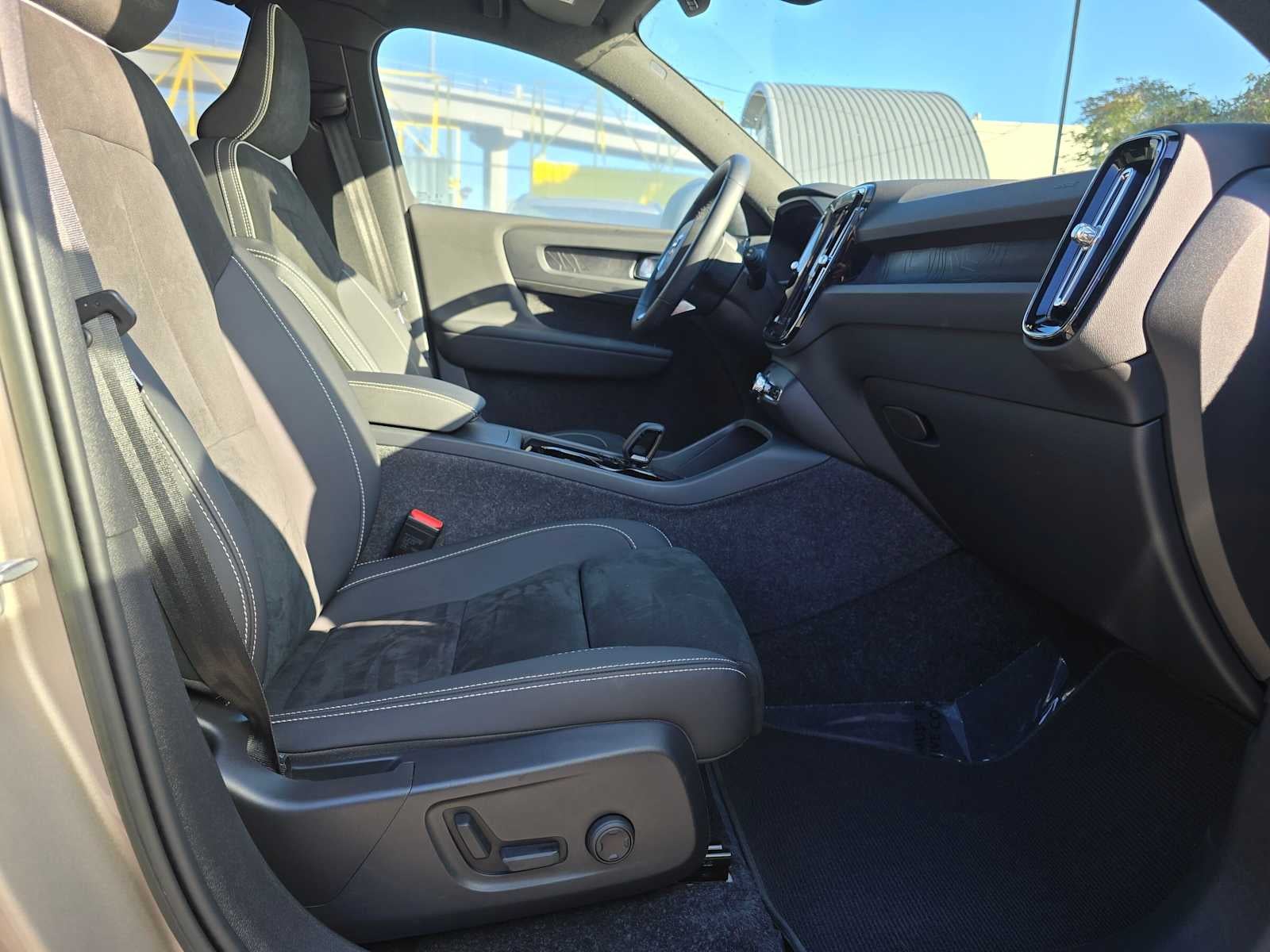 2023 Volvo XC40 Recharge Pure Electric Ultimate