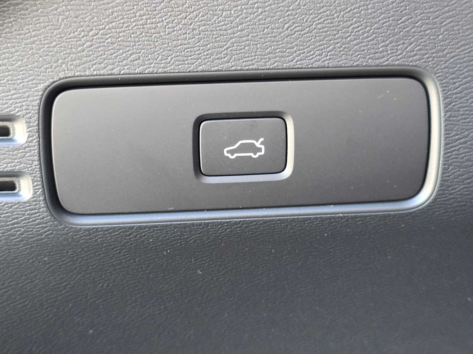 2023 Volvo XC40 Recharge Pure Electric Ultimate