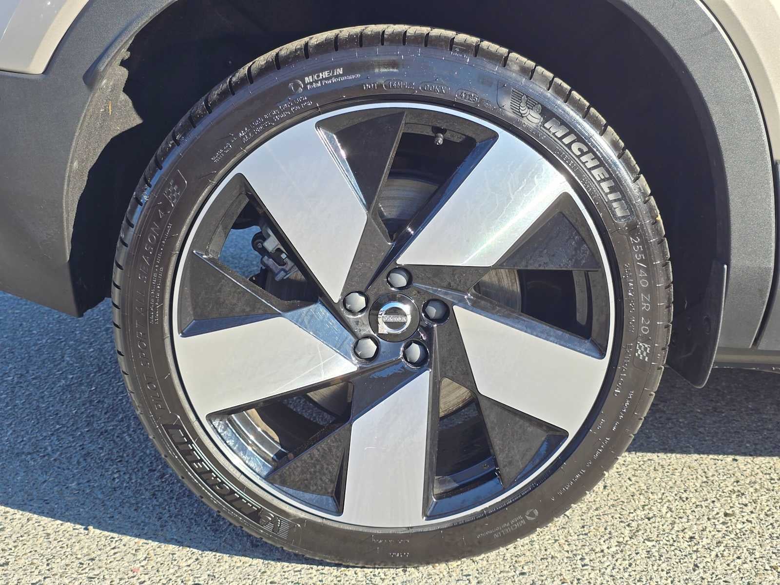 2023 Volvo XC40 Recharge Pure Electric Ultimate