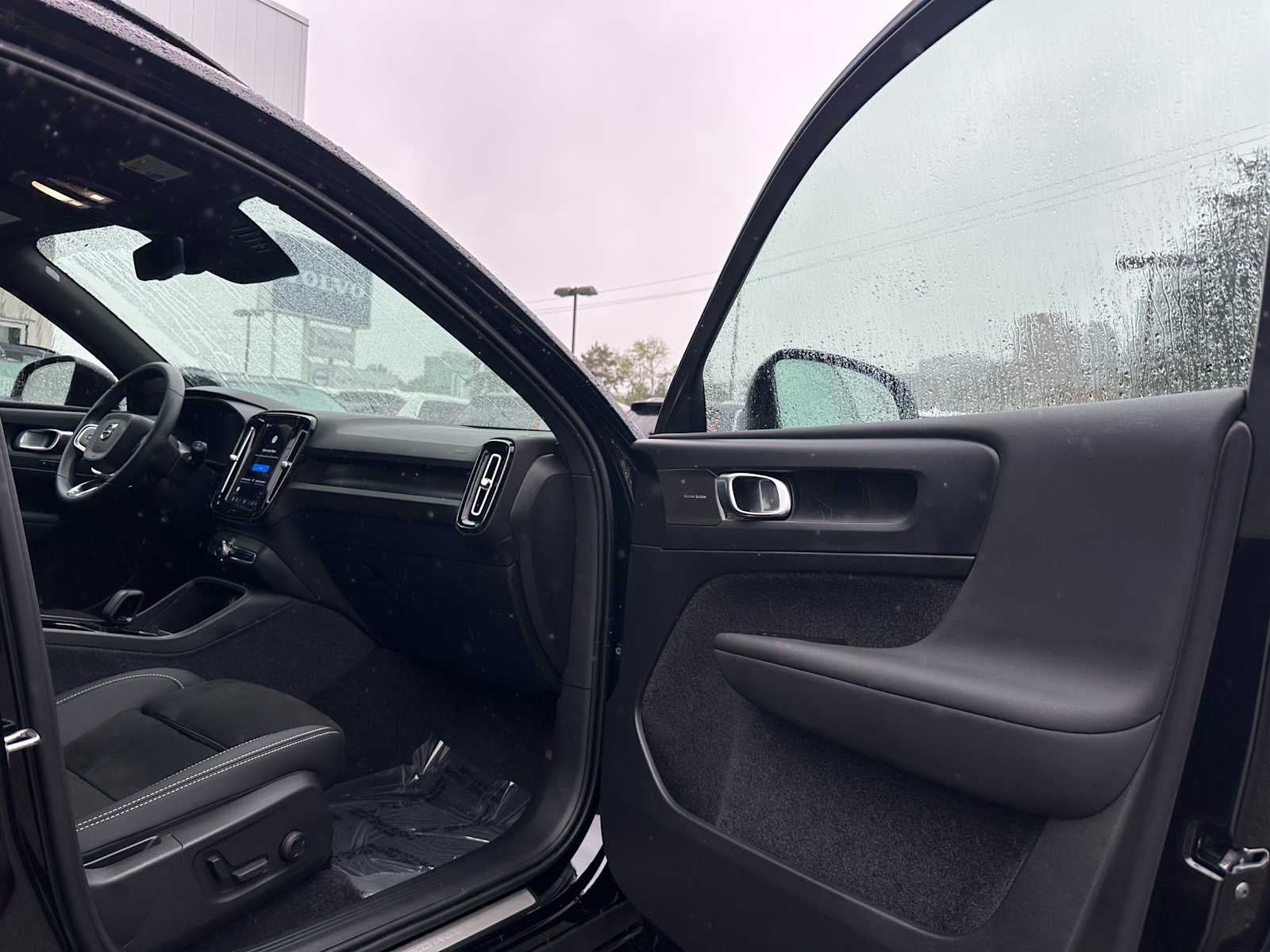 2023 Volvo XC40 Recharge Pure Electric Ultimate