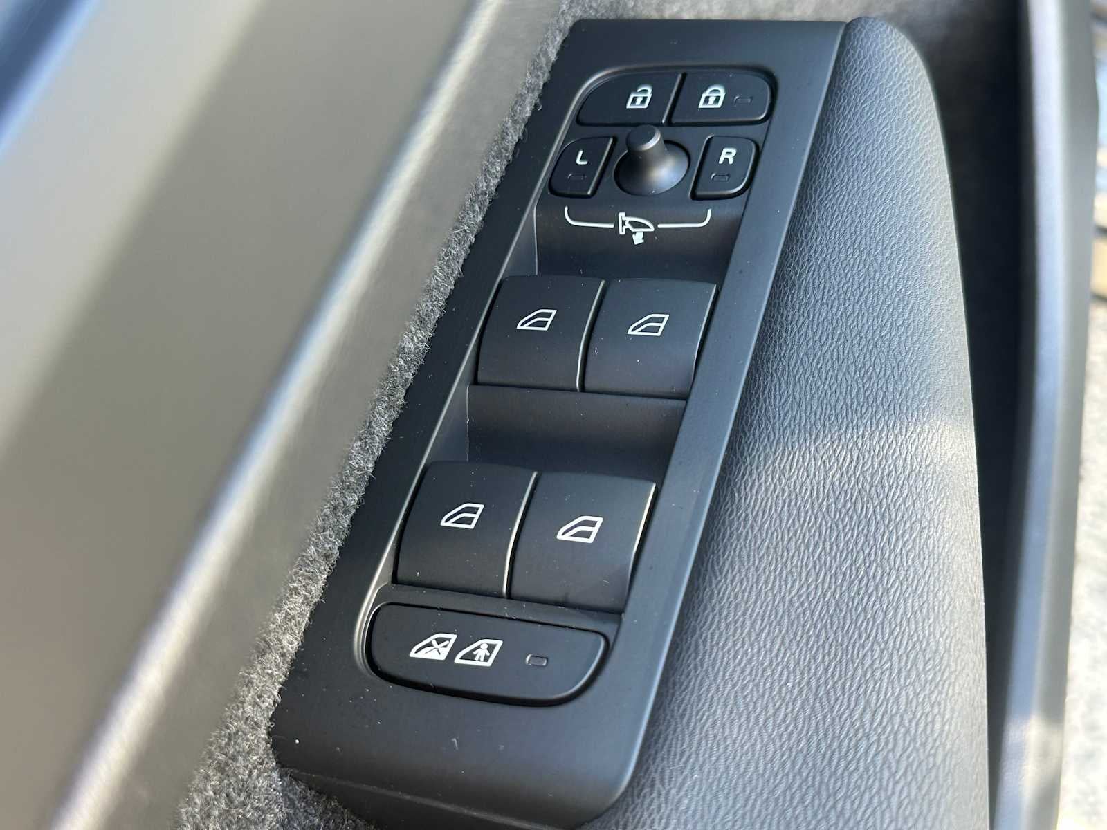 2023 Volvo XC40 Recharge Pure Electric Ultimate