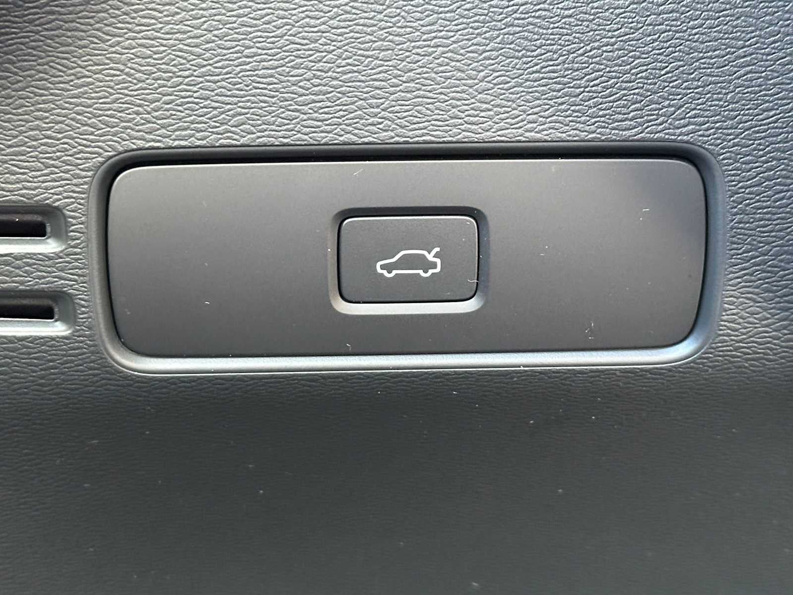 2023 Volvo XC40 Recharge Pure Electric Ultimate